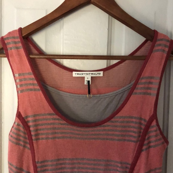 Fun Geometric Form-fitting Dress - Picture 3 of 6